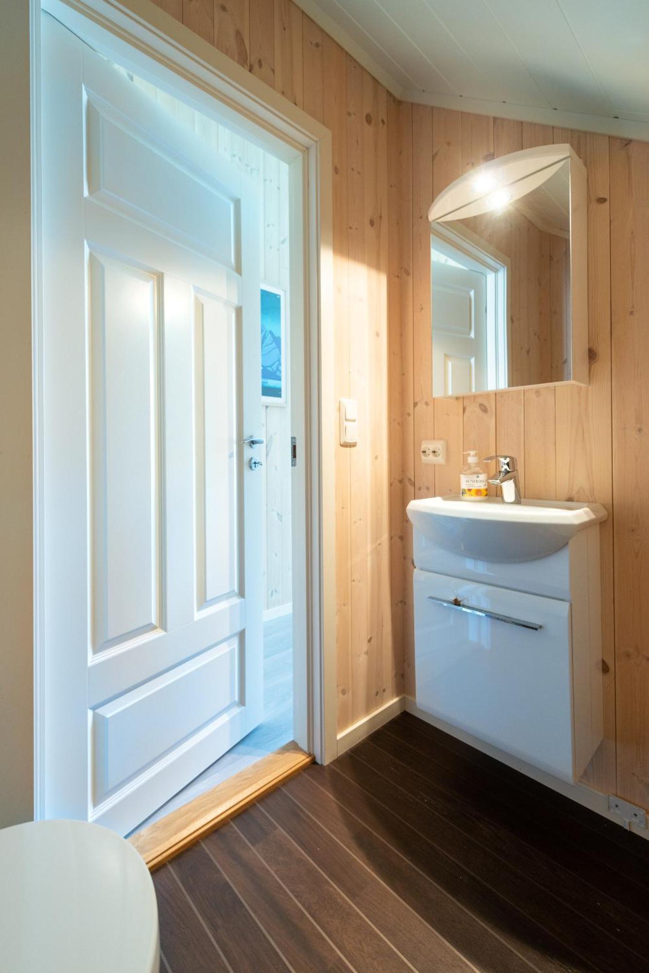 Lofoten Waterfront Luxury Lodge بولستاد المظهر الخارجي الصورة